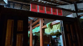 岱依族、侬族的贴年红习俗