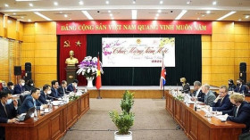 加强能源领域的合作 兑现COP26上所作的承诺