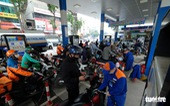 Giá xăng dầu tăng kỷ lục, lên sát 30.000 đ/lít