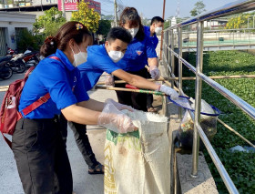 出征实施“携手共建新农村”高峰日