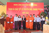 Provincial leaders paid gift visit to Khmer ethnic people on Chol Chnam Thmay