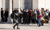 Hơn 100 người bị thương trong vụ đụng độ tại Đền Al-Aqsa ở Jerusalem
