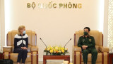 越南国防部长潘文江会见法国客人