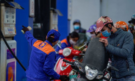 Giá xăng tăng hơn 600 đồng một lít