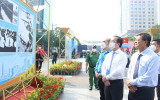 胡志明市—47年与全国并肩同行图片展正式开幕