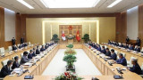 越南政府总理范明正与日本首相岸田文雄举行会谈