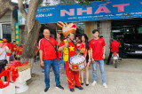 Đỏ rực phố phường trước trận đấu Việt Nam gặp Indonesia