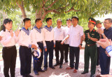 Sentimental visit of Binh Duong delegation to the islands