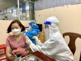 Đồng loạt tiêm vét các mũi vắc xin ngừa COVID-19 cho người lao động
