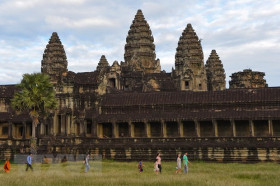 Cambodia sees strong rise in tourist number