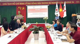 越南和加拿大红十字在人道主义活动上开展务实合作并互相支持