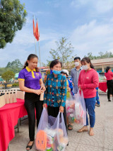 VND-0 market fairs organized to share hardship with people