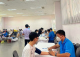 Nhiều cán bộ, giảng viên, sinh viên trường Đại học Việt - Đức hiến máu tình nguyện