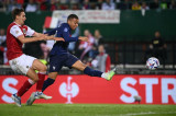 Mbappe cứu Pháp ở lượt ba bảng A1 UEFA Nations League
