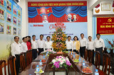 省领导人走访新闻媒体机构祝贺越南革命新闻日