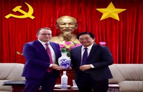 省领导会见德国黑森州科学与艺术部
