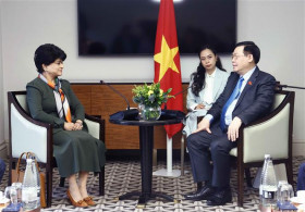 国会主席王廷惠会见英国各集团领导人