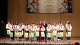 越南国家副主席武氏映春出席为特困儿童筹款的“梦想音乐会”