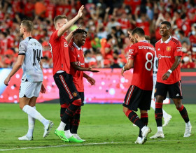 M.U thắng đậm Liverpool 4-0 tại Thái Lan