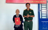 Trao tặng nhà tình nghĩa cho Mẹ Việt Nam anh hùng