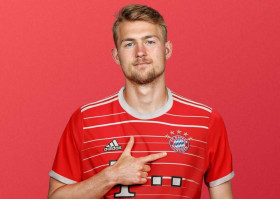 Bayern chốt giá 82 triệu USD mua De Ligt