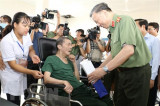Đại tướng Tô Lâm thăm, tặng quà các thương-bệnh binh tại Ninh Bình
