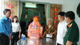 Chăm lo chu đáo cho gia đình chính sách