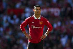 Man Utd hoà khi Ronaldo trở lại