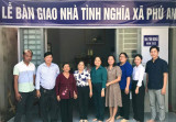 Xã Phú An (Tx.Bến Cát): Trao tặng nhà tình nghĩa cho hộ gia đình khó khăn