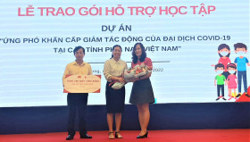 为受新冠疫情影响的儿童捐赠 100 台平板电脑设备