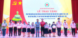 Scholarships and bicycles given by Red Cross of Tan Uyen town to students who overcome difficulties to study well