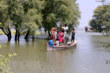 Top legislator offers sympathy to Pakistan over flood losses