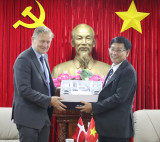 平阳省领导会见丹麦驻越南特命全权大使