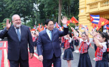 越南政府总理范明政举行仪式欢迎古巴总理曼努埃尔•马雷罗•克鲁斯访越