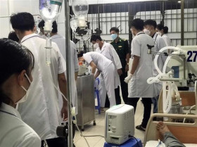 越南及时营救中国籍船上9名疑似食物中毒船员