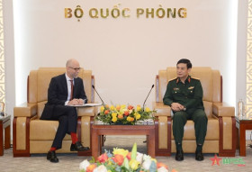 Tăng cường quan hệ hợp tác quốc phòng Việt Nam và Canada