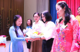 Trade Union of Binh Duong Industrial Parks praise and reward 172 female members and workers of home and work excellence