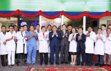 Thủ tướng thăm một số cơ sở tiêu biểu cho quan hệ Việt Nam-Campuchia