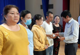 Tặng 1.000 thẻ Bảo hiểm y tế cho người dân huyện Bàu Bàng