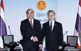 国家主席阮春福会见泰国国会主席川•立派
