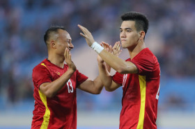 Tiến Linh lập công giúp đội tuyển Việt Nam đánh bại Câu lạc bộ Borussia Dortmund
