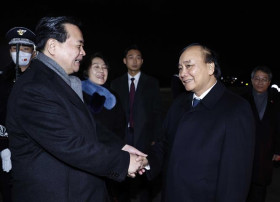 越南国家主席阮春福圆满结束对韩访问