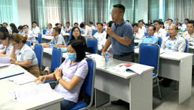 学校与企业在职业培训中的合作取得高效果