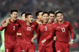 Đánh bại Malaysia 3-0, đội tuyển Việt Nam vươn lên giành ngôi đầu bảng B