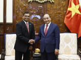 越南国家主席阮春福会见前来辞行拜会的斯里兰卡和柬埔寨驻越南大使