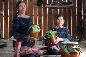 Lên đại ngàn Tây Nguyên, thưởng thức hương nồng rượu cần men lá