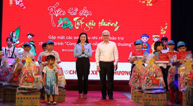 胡志明少年先锋队中央委员会：向因新冠疫情而成为孤儿的儿童提供资助