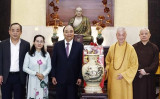 越南国家主席阮春福春节前走访慰问越南佛教协会法主