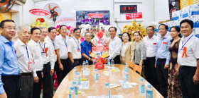 值正月十五庙会之际土龙木市探望市内各寺庙并致以祝贺