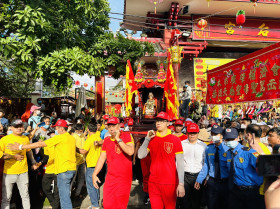 一个安全、节约和充满爱心的节日盛会季节